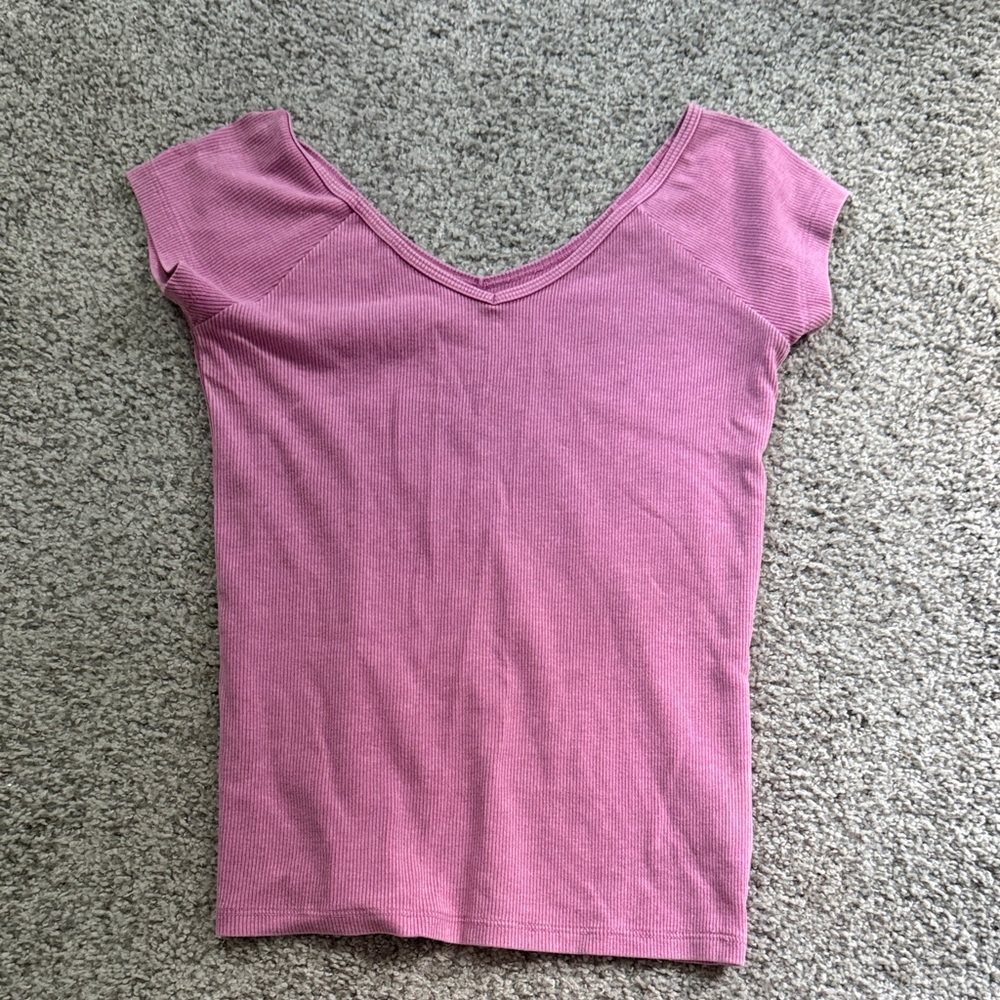 American Eagle Outfitters Mauve Pink Ribbed V-Neck Tee